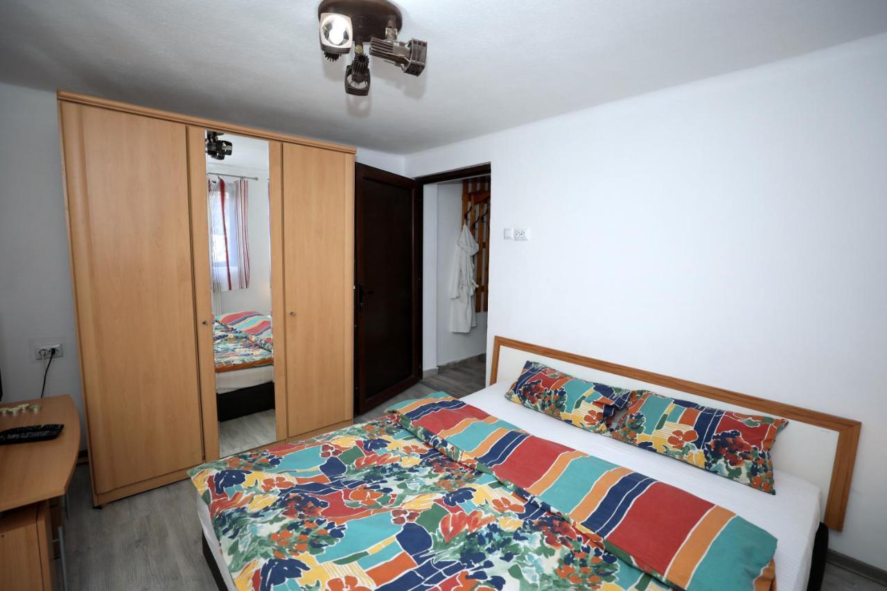 Arad Apartment - Airport Area Bagian luar foto